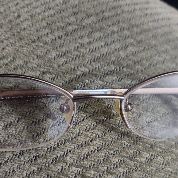 Adrienne Vittadini Eyeglasses Gold Frame & Black Case AV6012 Size: 108 47 19 135 - Picture 13 of 13